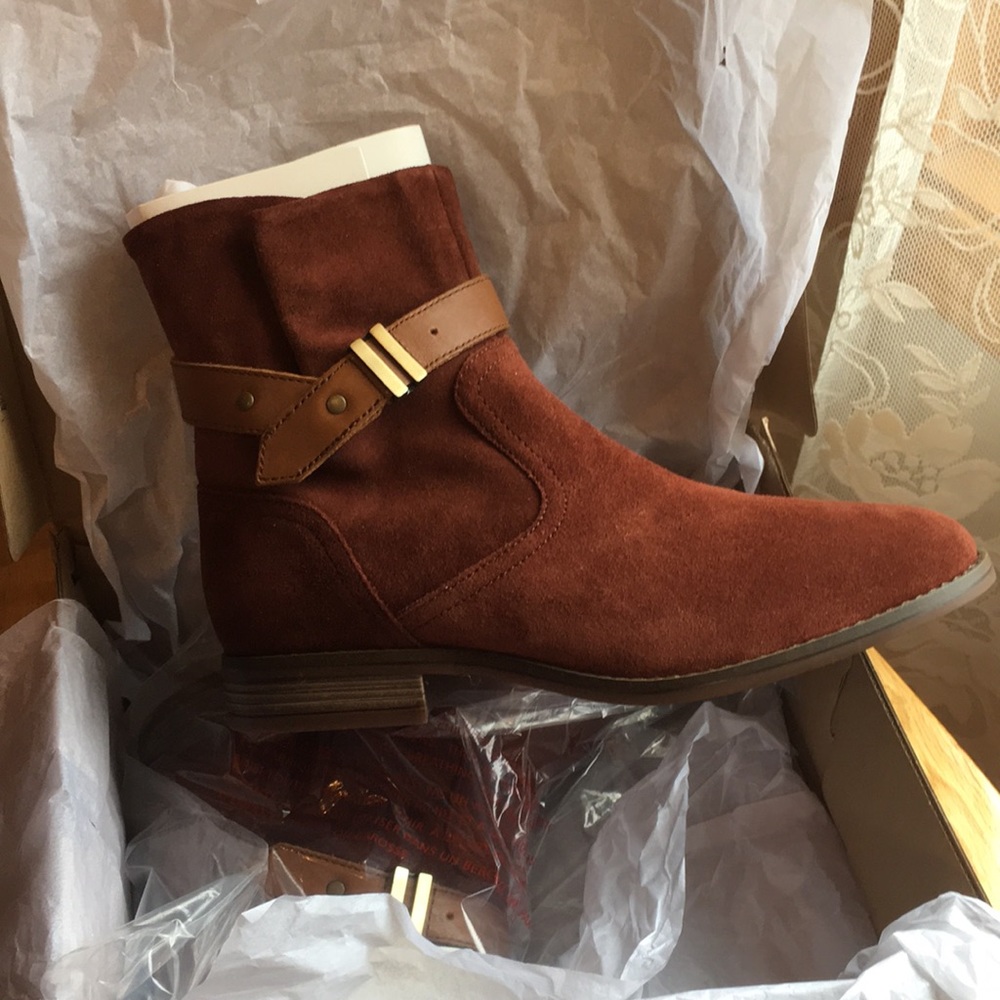 Clarks Camzin Strap Boots, Mahogany, Size 8-1/2 M